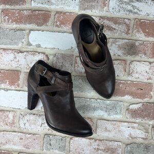 EUC Frye CELESTE ARTISAN Shootie BOOTIE CHARCOAL Brown WOMEN Heel Shoe Size 8.5M